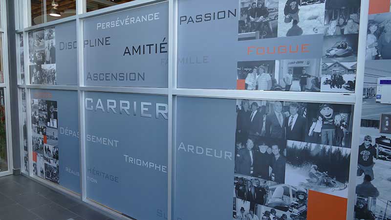 Lettrage pour entrée de magasin Performance NC