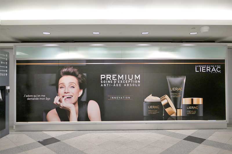 Vitrine promotionnelle pour les produits LIERAC