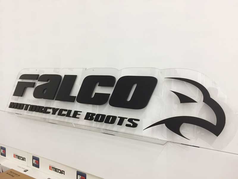 Logo murale en acrylique