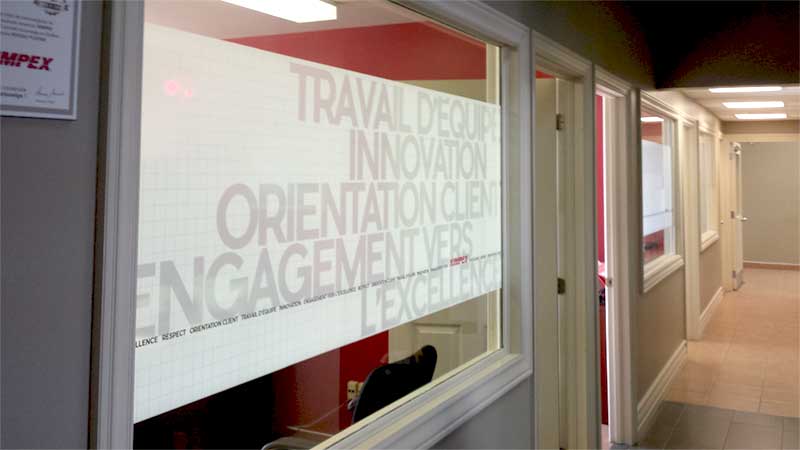 Lettrage de fenêtre de bureau et salle de conférence